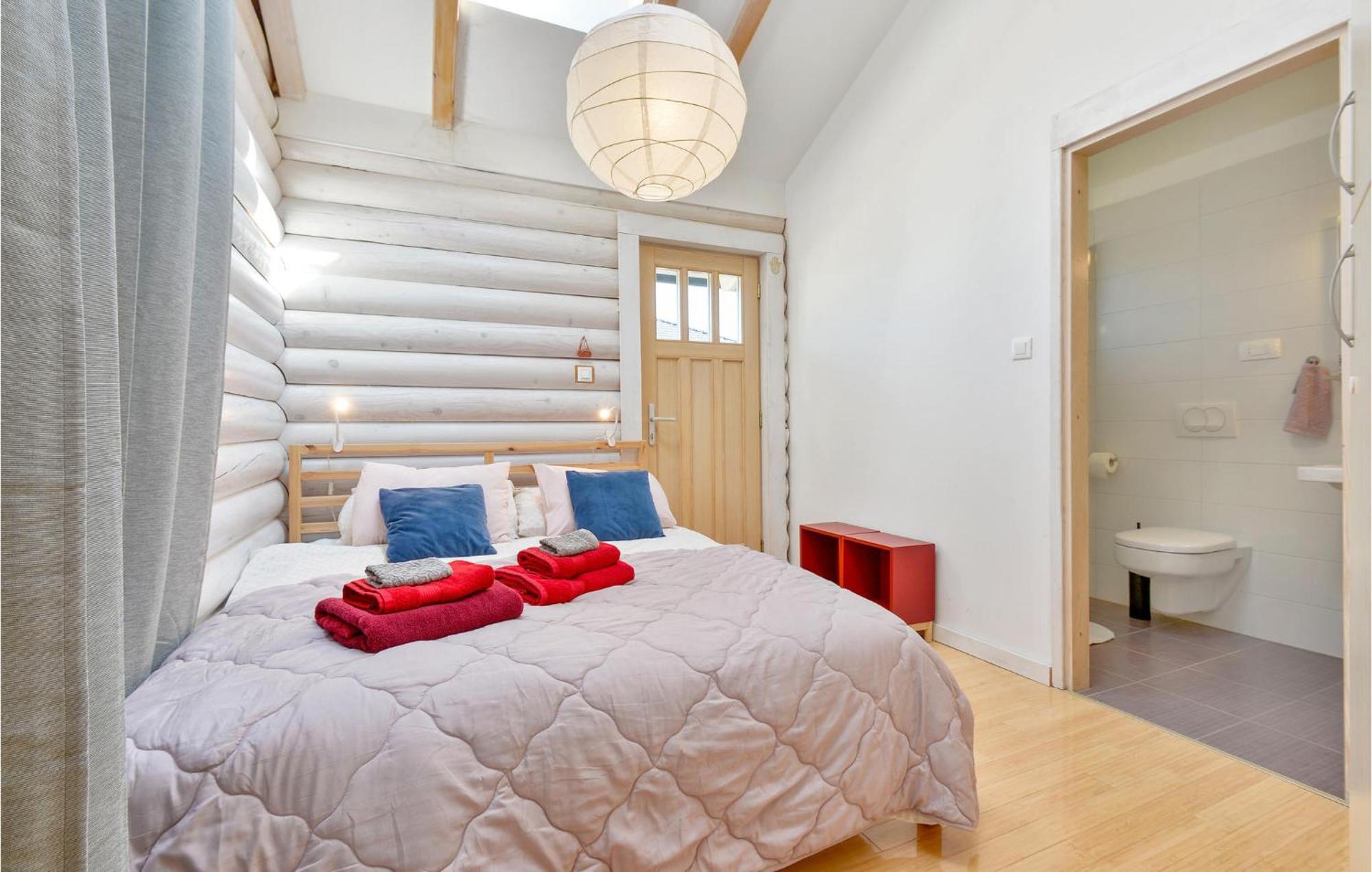 Nice Home In Bregana With House A Panoramic View Екстериор снимка