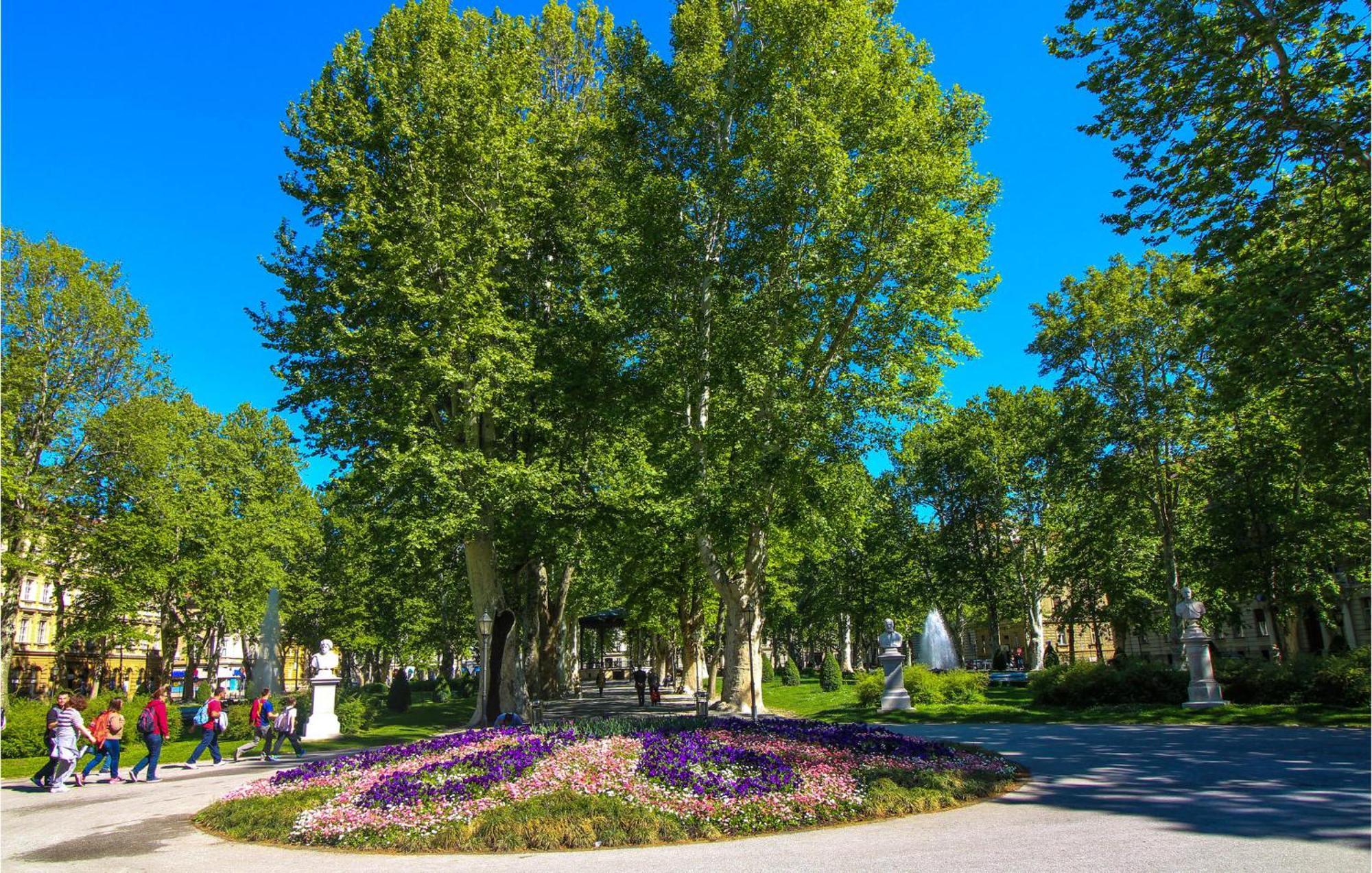 Nice Home In Bregana With House A Panoramic View Екстериор снимка